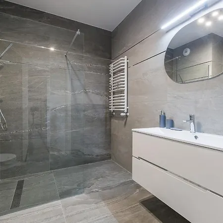 Apartament W Dolinie Sanu Nr 2 Lesko Exterior photo